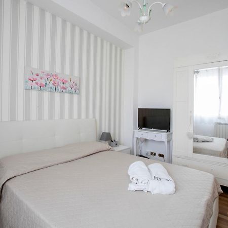 Maison Renee เวียเรจโจ ภายนอก รูปภาพ